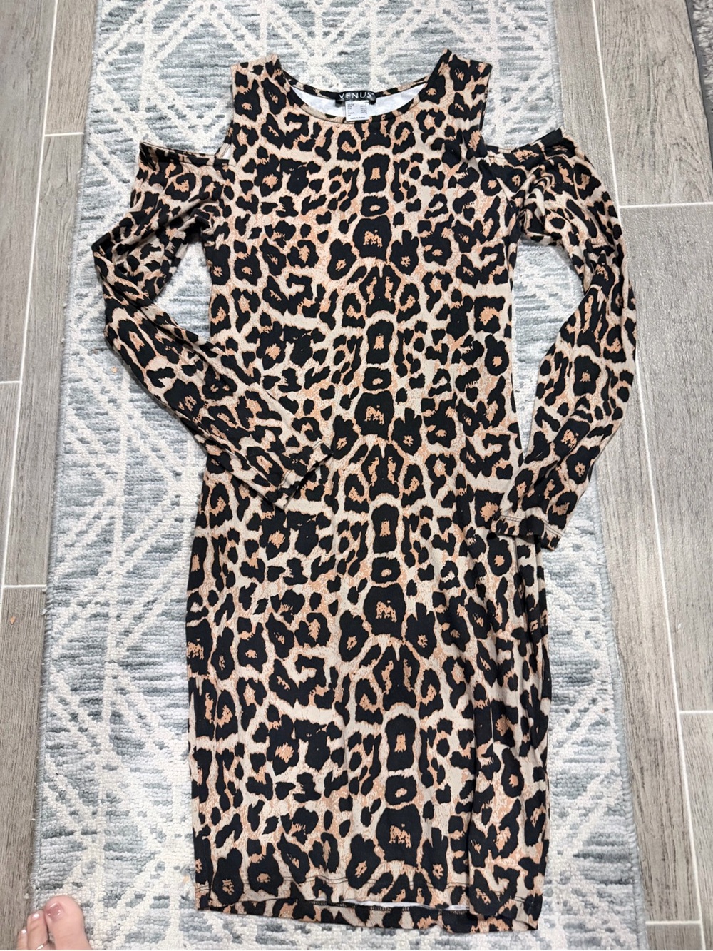 VENUS Leopard-Print Cold-Shoulder Bodycon Dress - Tan & Black